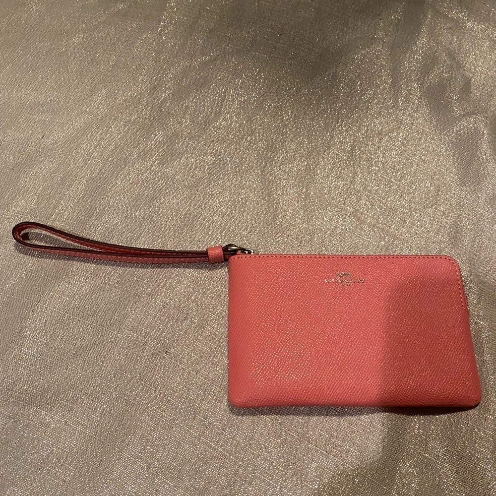 Nwt COACH MINI WRISTLET